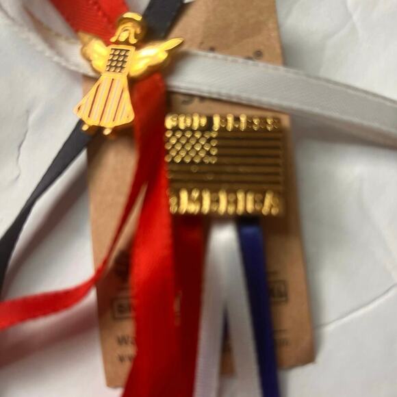 Vintage USA‎ Pins with Ribbon Flag Angel - Picture 2 of 5